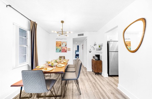 Survey Creek Wohnung | Ground Floor - Water View - Palm Wave Says