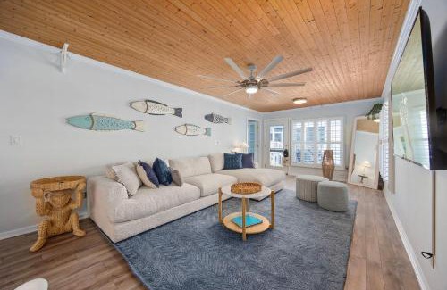Cherry Grove Beach Haus | Grove Cove - 1 and half Blocks from beach - Dog Friendly