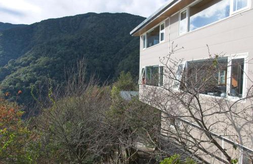 Wufeng Haus | Guan Wu Chia Cao