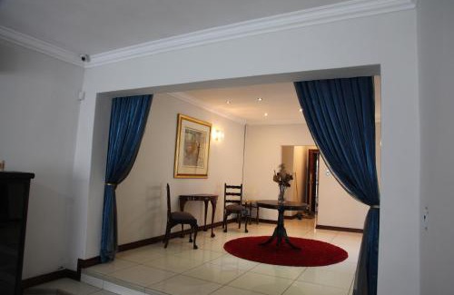 Kempton Park Haus | Guest Home KS2E - Self Catering