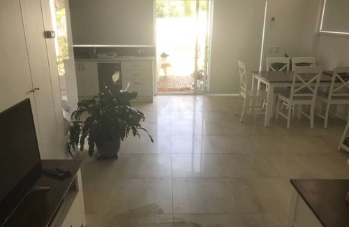 Palm Beach Haus | Spazieren Sie vom brandneuen Gästehaus zum Strand