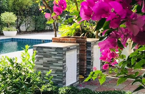 Ratsada Haus | Guest House, shared pool, private bathroom and kitchen