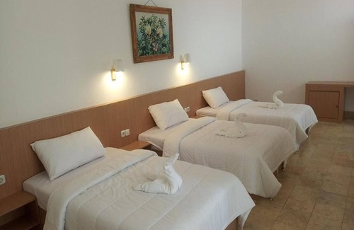 Raya Kuta Hotel | Guest House Simalem