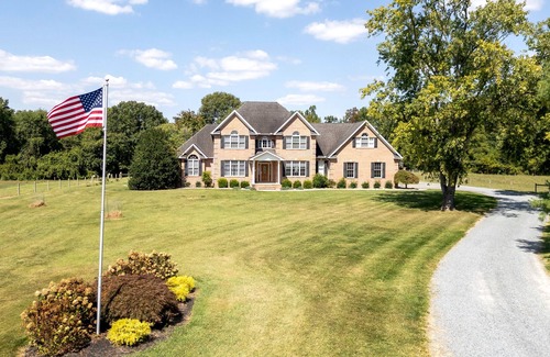 Sudlersville Haus | Guest Lodge | Private Pool | Outdoor Dining | Game Room