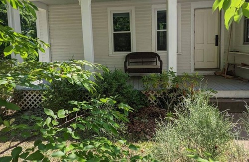 Middletown Haus | Guest pavilion in 1814 Historic Home in Middletown