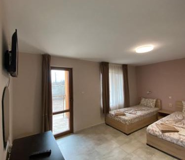 Ezerets Haus | Guest Rooms Wild Duck