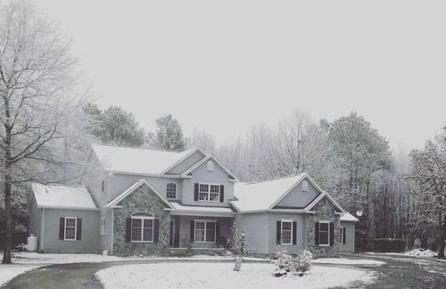 Lincoln Haus | Guest suite in the woods with private entry