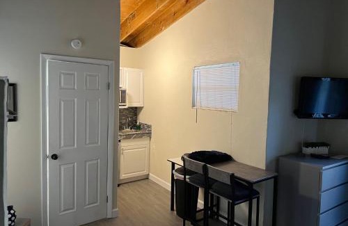 Adelaide Haus | Guesthouse, beautiful quiet location in Nassau