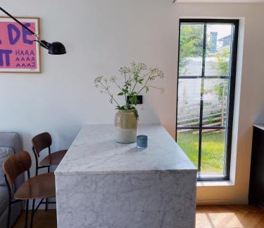 Saro Haus | Guesthouse, not even a minute walk to the ocean