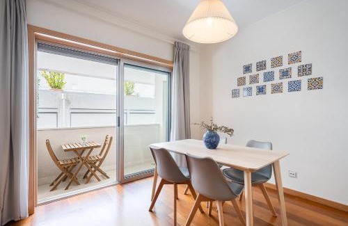 Lapa Wohnung | GuestReady - Cityscape residence with balcony