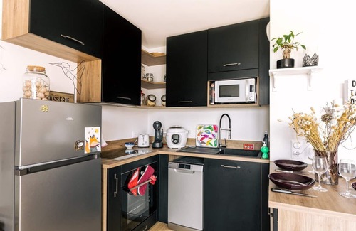 Villepinte Wohnung | GuestReady - Cozy 2BR Apartment w/ Balcony near Vert Galant Station