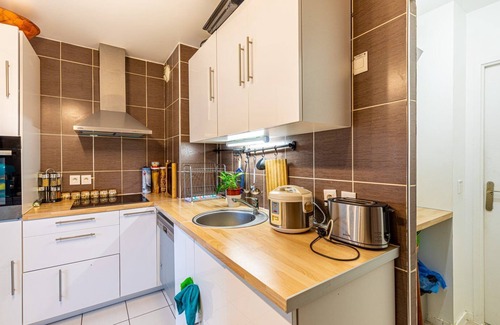 Neuilly-sur-Marne Wohnung | GuestReady - Grey Sunshine cerca de Parc du Croissant