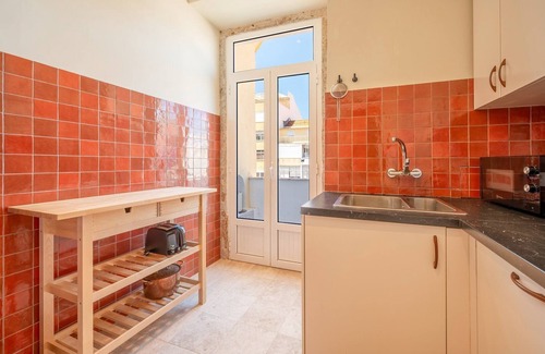 Santa Isabel Wohnung | GuestReady - Lisbon's Elegant Getaway