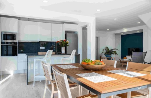 Santa Maria Maior Villa | GuestReady - Oceanview Heaven