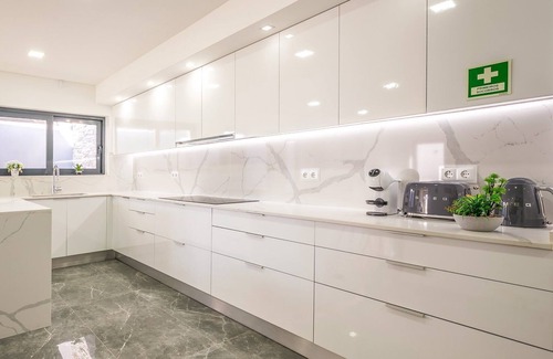 Carvoeira Haus | GuestReady - Villa Belas