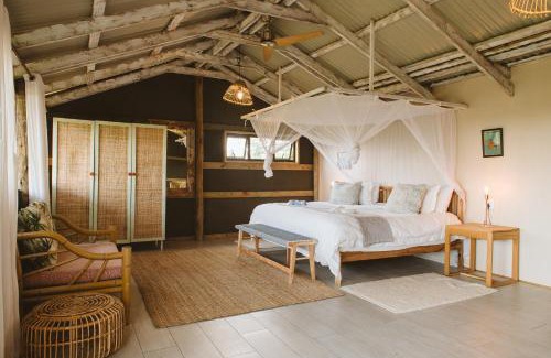 uMhlabuyalingana Hotel | Gugulesizwe Camp