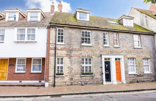 Poole Haus | Gull House - Charming Cottage Feel with Log Burner