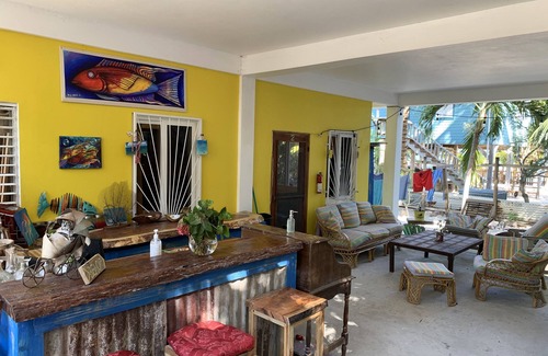 Caye Caulker Wohnung | Das Gumbo Limbo Studio - Meerblick und Brise auf der Riffseite von Caye Caulker