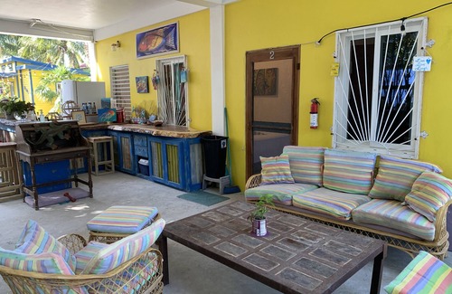 Caye Caulker Wohnung | Das Gumbo Limbo Studio - Meerblick und Brise auf der Riffseite von Caye Caulker