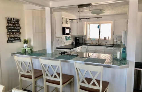 Bradley Haus | "Gun-A-Love IT!" Lakefront getaway / retreat on Gun Lake