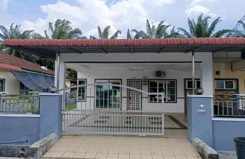 Sitiawan Villa | Gurney Jaya 1 民宿