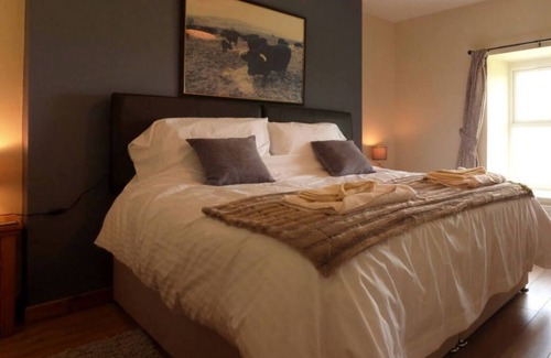 Glandyfi Haus | Ein komfortables und gut ausgestattetes Ferienhaus mit großzügiger Unterkunft für 6 Personen in ruhiger Lage mit