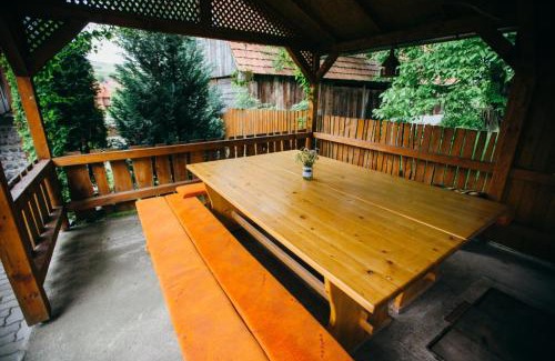 Lupeni Haus | Gyöngyvirág Panzió