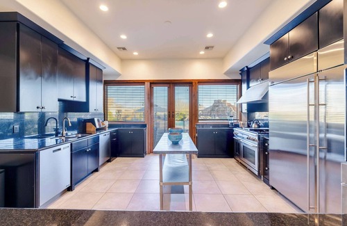 Pinnacle Peak Haus | HÓZHÓ Main Estate at Lone Mountain