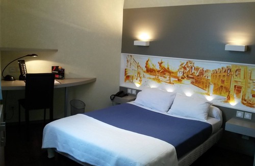 Dole Hotel | Hôtel de La Cloche
