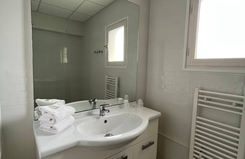 Le Grand Large Hotel | Hôtel Les Sables - Urban Style - by Logis Hotels