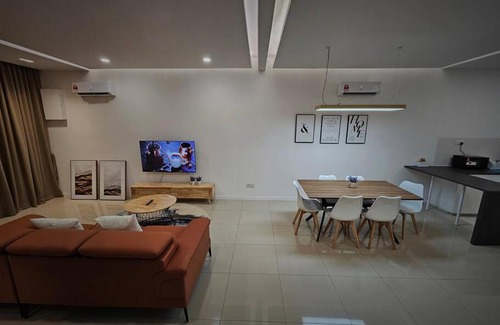 Shah Alam Haus | H+M Residence II [3km] to Setia City Convention