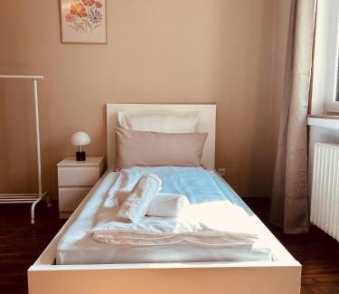Lotte Wohnung | H6 XL I 90m2 I 6 P I Wasch I Balkon I