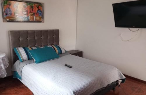 Fontibon Haus | Habitación con baño privado cerca al aeropuerto