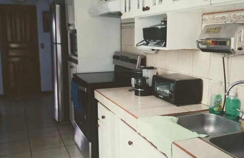 Jimenez Haus | Unabhängiges Zimmer und Badezimmer