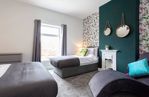 Bolton Haus | Hacken Lodge - 3 bed house on the edge of the Moses Gates Country Park