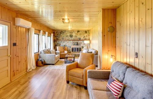 Hackensack Haus | Hackensack Waterfront Retreat on Tenmile Lake