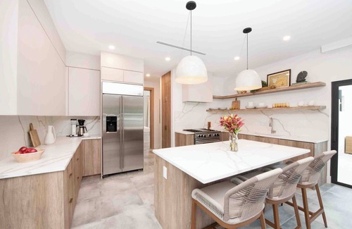 Old Man Bay Haus | Halcyon Point: New Luxurious Oceanfront Villa w/ Pool, Spa + Tanning Terrace