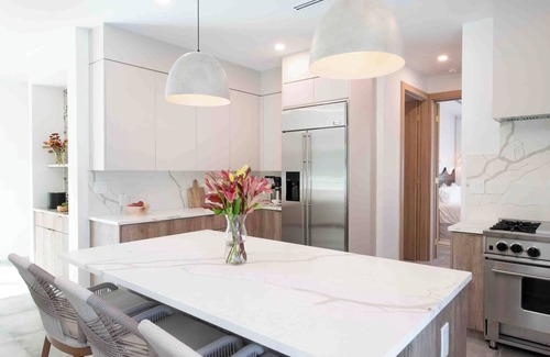 Old Man Bay Haus | Halcyon Point: New Luxurious Oceanfront Villa w/ Pool, Spa + Tanning Terrace