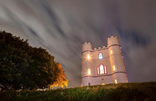 Widnes Haus | Haldon Belvedere Lawrence Castle