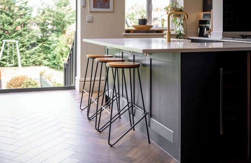 Trafford Haus | Hale family home Summ