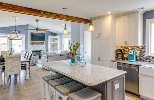 Village Green Haus | Half-Mi to Beach: Cape May Getaway w/Deck & Yard!