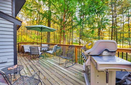 Jim Thorpe Haus | half Mi to Bear Creek Lake Gem with Fire Pit!