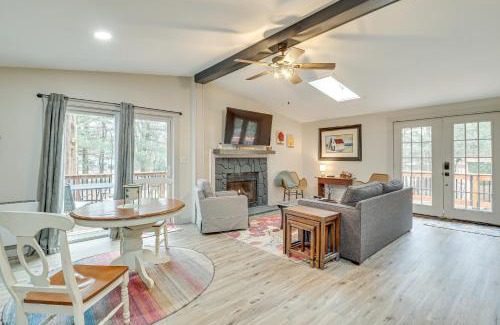 Jim Thorpe Haus | half Mi to Bear Creek Lake Gem with Fire Pit!