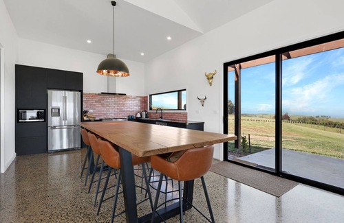 Barwite Haus | Half Mile High - Merrijig - Sleeps 10