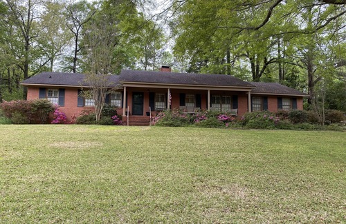 Starkville Haus | Half Mile to MSU Campus-3 Bed/2Bath Ranch in Cozy Neighborhood!