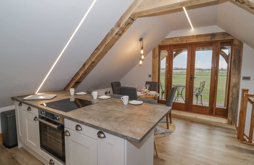 Peopleton Hütte | HALLGARTH FARM HOLIDAY LODGE, pet friendly, with hot tub in Peopleton