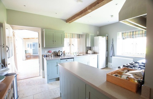 Stroud Haus | HAMMONDS FARMHOUSE, family friendly, luxury holiday cottage in Stroud