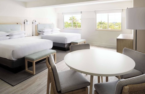 Seven Mile Beach Resort | Hampton by Hilton Grand Cayman Seven Mile Beach
