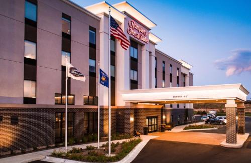 Lake Delton Hotel | Hampton Inn and Suites at Wisconsin Dells Lake Delton
