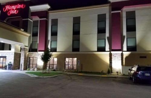 Bismarck Hotel | Hampton Inn Bismarck